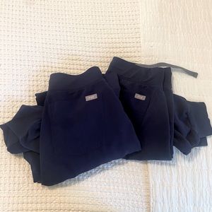 2 pairs FIGS navy blue xs joggers like new!